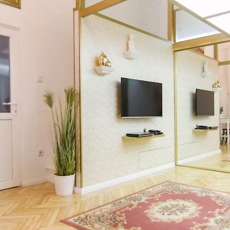 Ava'S Champagne Studio City Center-Andrash Street King Street Budapest Eksteriør billede