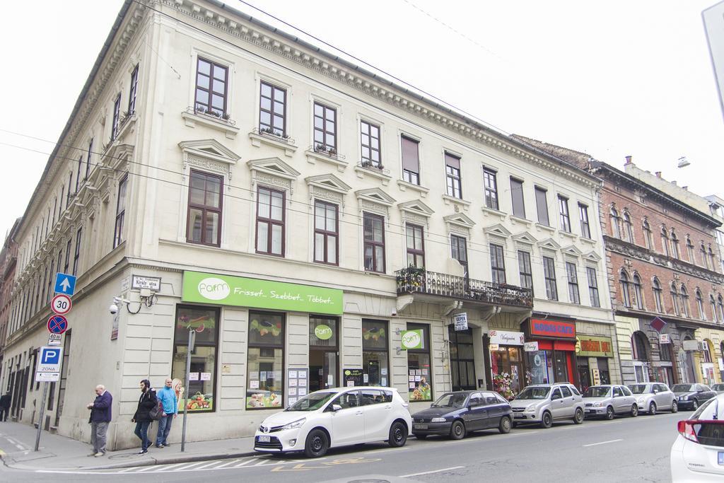 Ava'S Champagne Studio City Center-Andrash Street King Street Budapest Eksteriør billede