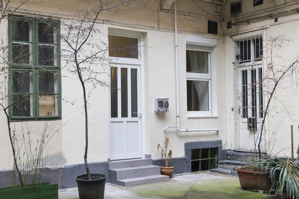 Ava'S Champagne Studio City Center-Andrash Street King Street Budapest Eksteriør billede