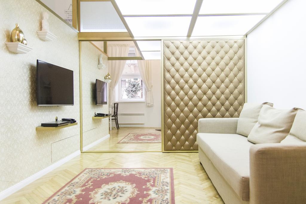 Ava'S Champagne Studio City Center-Andrash Street King Street Budapest Eksteriør billede